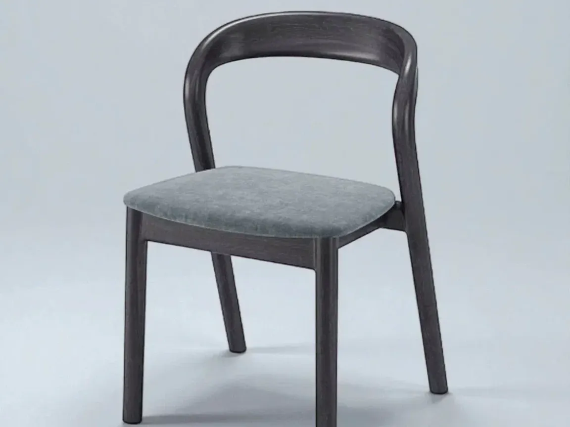 Деревянные стулья